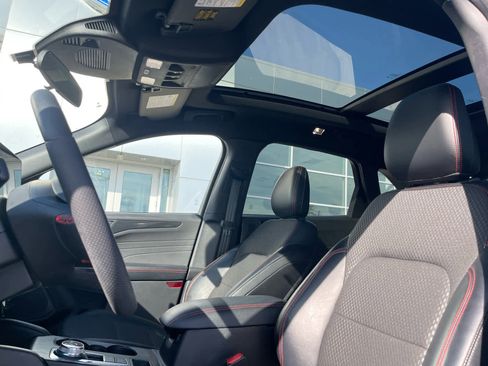 Used 2023 Ford Escape ST-Line Select w/ Tech Pack #2 image 11