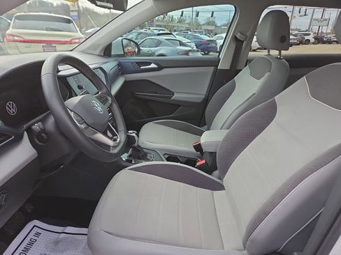 Used 2023 Volkswagen Taos SE image 16