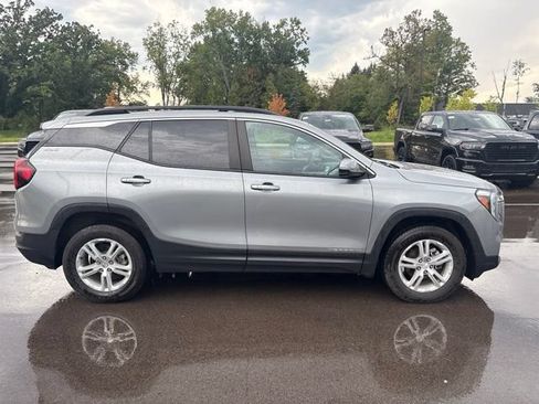 Used 2023 GMC Terrain SLE w/ Driver Convenience Package AWD/4WD image 6