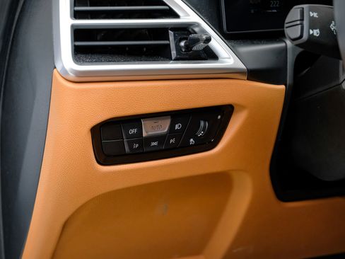 Used 2025 BMW 330i xDrive Sedan w/ M Sport Package image 33