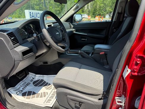 Used 2010 Jeep Grand Cherokee Laredo RWD image 14