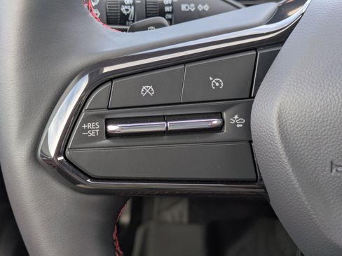 New 2026 Chevrolet Equinox EV RS image 17