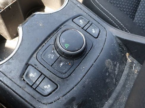 Used 2023 GMC Terrain SLE w/ Driver Convenience Package FWD image 28