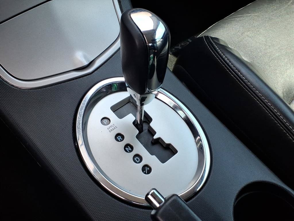 Used 2010 Chrysler Sebring Limited FWD image 28
