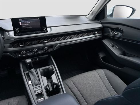 Certified 2023 Honda Accord EX image 27