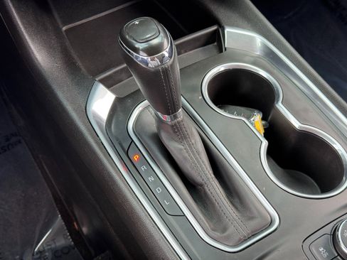 Used 2020 Chevrolet Traverse RS image 33