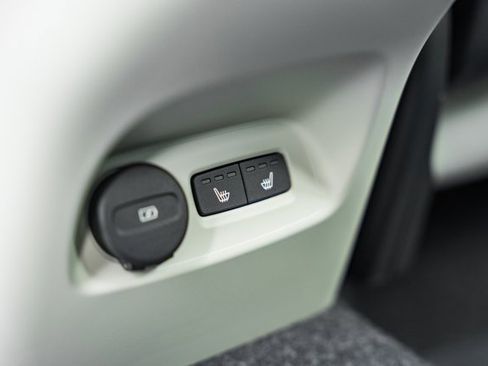 New 2026 Volvo XC40 B5 Ultra w/ Protection Package Premier image 35