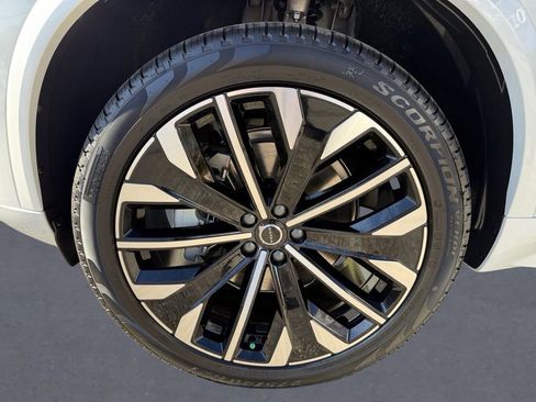 New 2026 Volvo XC90 B6 Ultra image 8