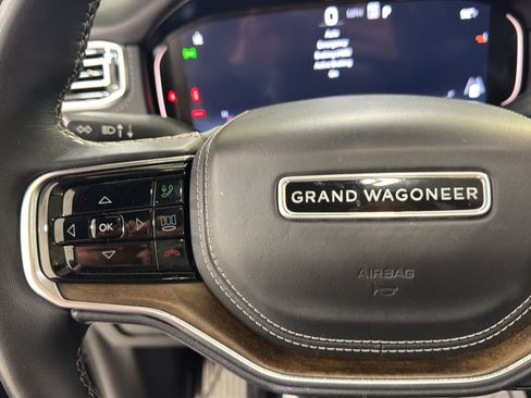 Used 2023 Jeep Grand Wagoneer Series II AWD/4WD image 12