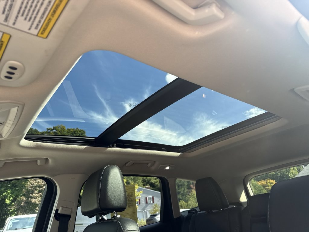 Used 2015 Ford Escape Titanium w/ Equipment Group 301A AWD/4WD image 22