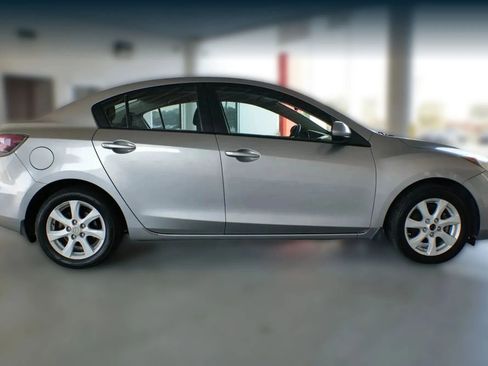 Used 2011 MAZDA MAZDA3 i Touring image 7