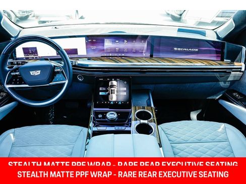 Used 2025 Cadillac Escalade Sport Platinum AWD/4WD image 11