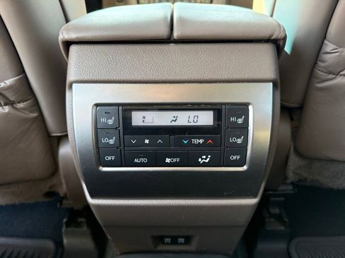 Used 2023 Lexus GX 460 Premium w/ Accessory Package image 17