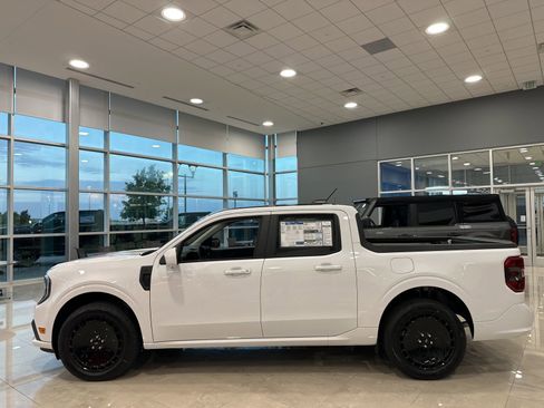 New 2025 Ford Maverick Lobo image 5