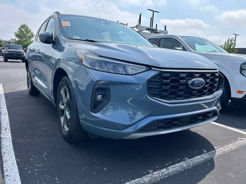 Used 2023 Ford Escape ST-Line Select AWD/4WD image 2