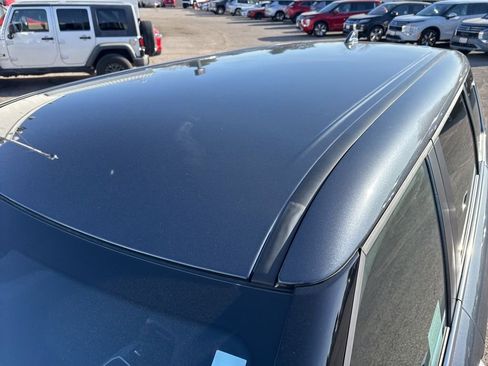 New 2026 Mitsubishi Outlander SE image 9