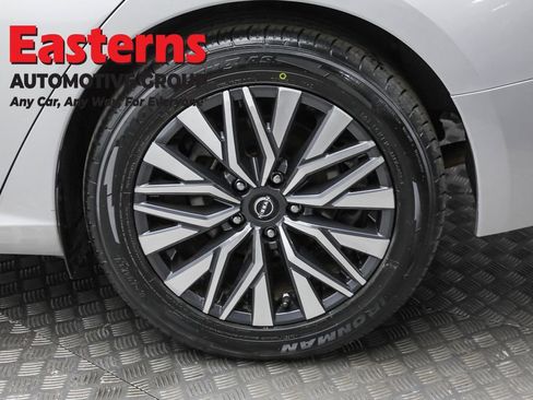 Used 2023 Nissan Altima 2.5 SV image 8