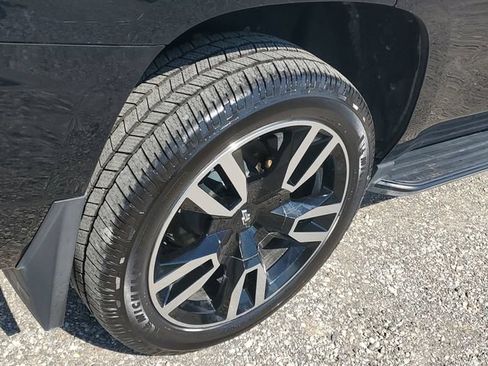 Used 2019 Chevrolet Tahoe LT w/ RST Edition AWD/4WD image 5