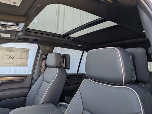 New 2026 GMC Yukon Elevation w/ Elevation Premium Package AWD/4WD image 25
