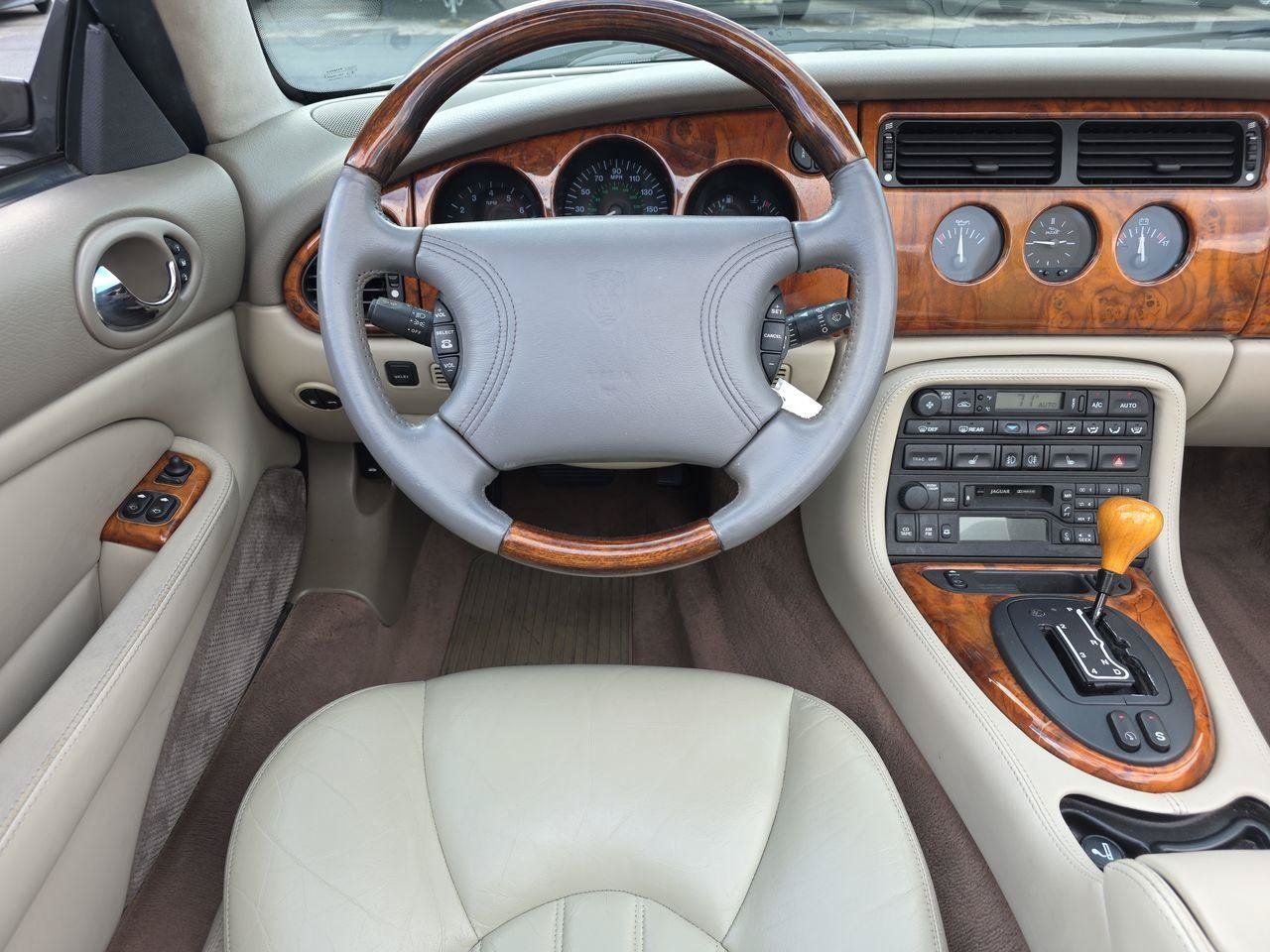 Used 2000 Jaguar XK8 Convertible RWD image 6