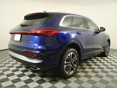 Used 2025 Audi Q5 Premium AWD/4WD image 3