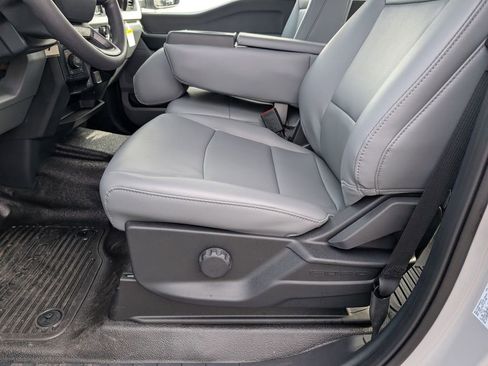 New 2026 Ford F250 XL w/ XL Chrome Package image 8