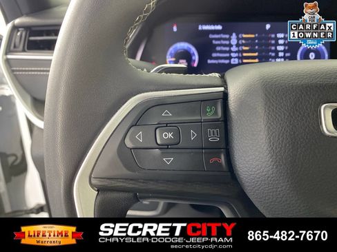 Used 2023 Jeep Grand Cherokee L Laredo AWD/4WD image 14