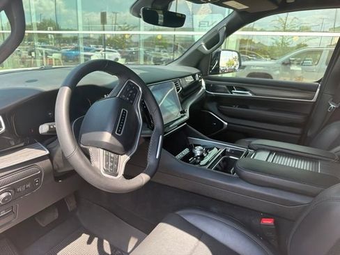 Used 2024 Jeep Wagoneer Series II w/ Premium Group I AWD/4WD image 26