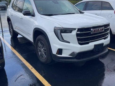 Certified 2025 GMC Acadia Elevation AWD/4WD image 4