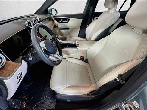 Used 2026 Mercedes-Benz GLC 300 4MATIC image 19