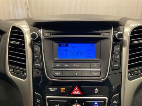 Used 2016 Hyundai Elantra GT FWD image 14