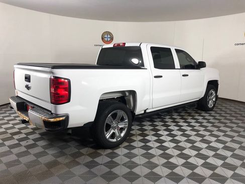 Used 2018 Chevrolet Silverado 1500 Custom w/ Custom Value Package AWD/4WD image 16