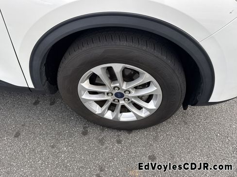 Used 2021 Ford Escape SE w/ Convenience Package image 16