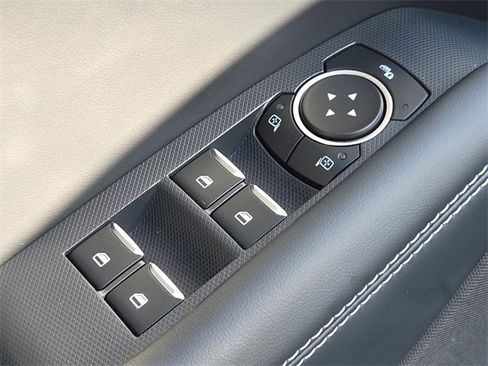 Certified 2025 Ford Mustang Mach-E Select image 17