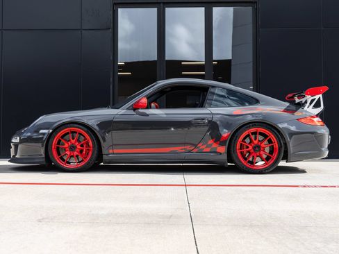 Used 2011 Porsche 911 GT3 RS RWD image 2
