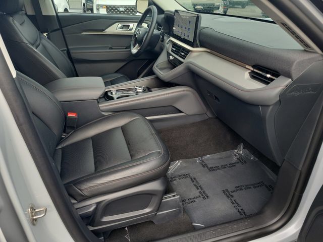 Used 2026 Ford Explorer Active RWD image 16