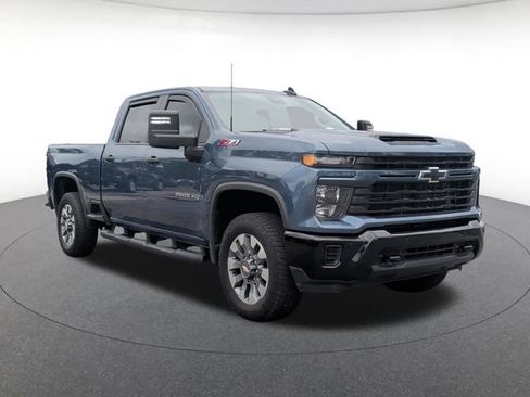 Used 2025 Chevrolet Silverado 2500 Custom w/ Custom Value Package AWD/4WD image 7