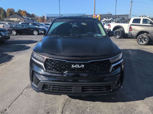 Used 2022 Kia Sorento LX image 3