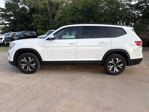 Used 2024 Volkswagen Atlas SE FWD image 3