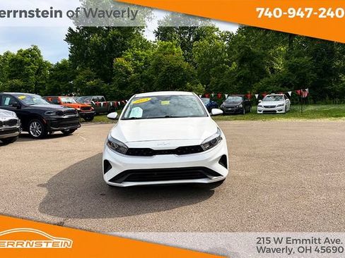 Used 2023 Kia Forte LXS FWD image 2
