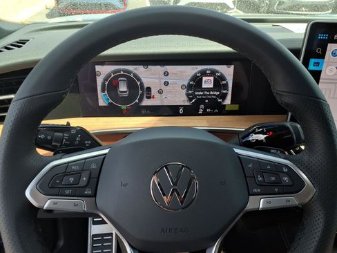 New 2026 Volkswagen Tiguan SEL R-Line image 17