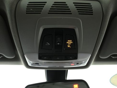 Used 2018 BMW 320i xDrive Sedan w/ Convenience Package image 21