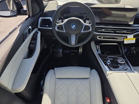 New 2026 BMW X5 xDrive50e w/ Executive Package AWD/4WD image 12