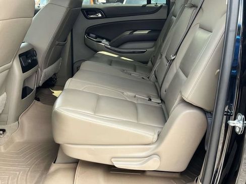 Used 2019 Chevrolet Suburban LT AWD/4WD image 15