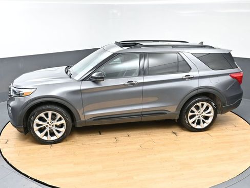Used 2021 Ford Explorer Platinum w/ Premium Technology Package AWD/4WD image 50