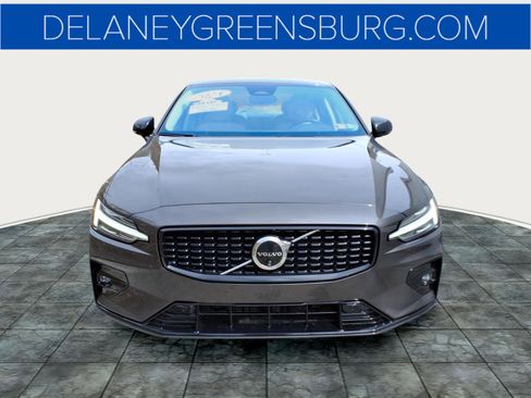 Used 2024 Volvo S60 B5 Plus image 8