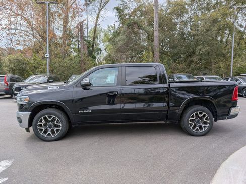 Used 2025 RAM 1500 Laramie AWD/4WD image 6