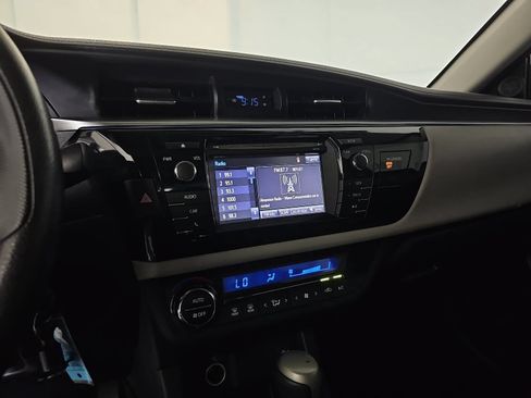 Used 2015 Toyota Corolla LE FWD image 19