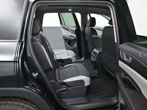 New 2026 Volkswagen Atlas Peak Edition image 13