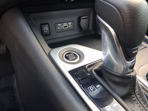 Used 2024 Nissan Sentra SV FWD image 22